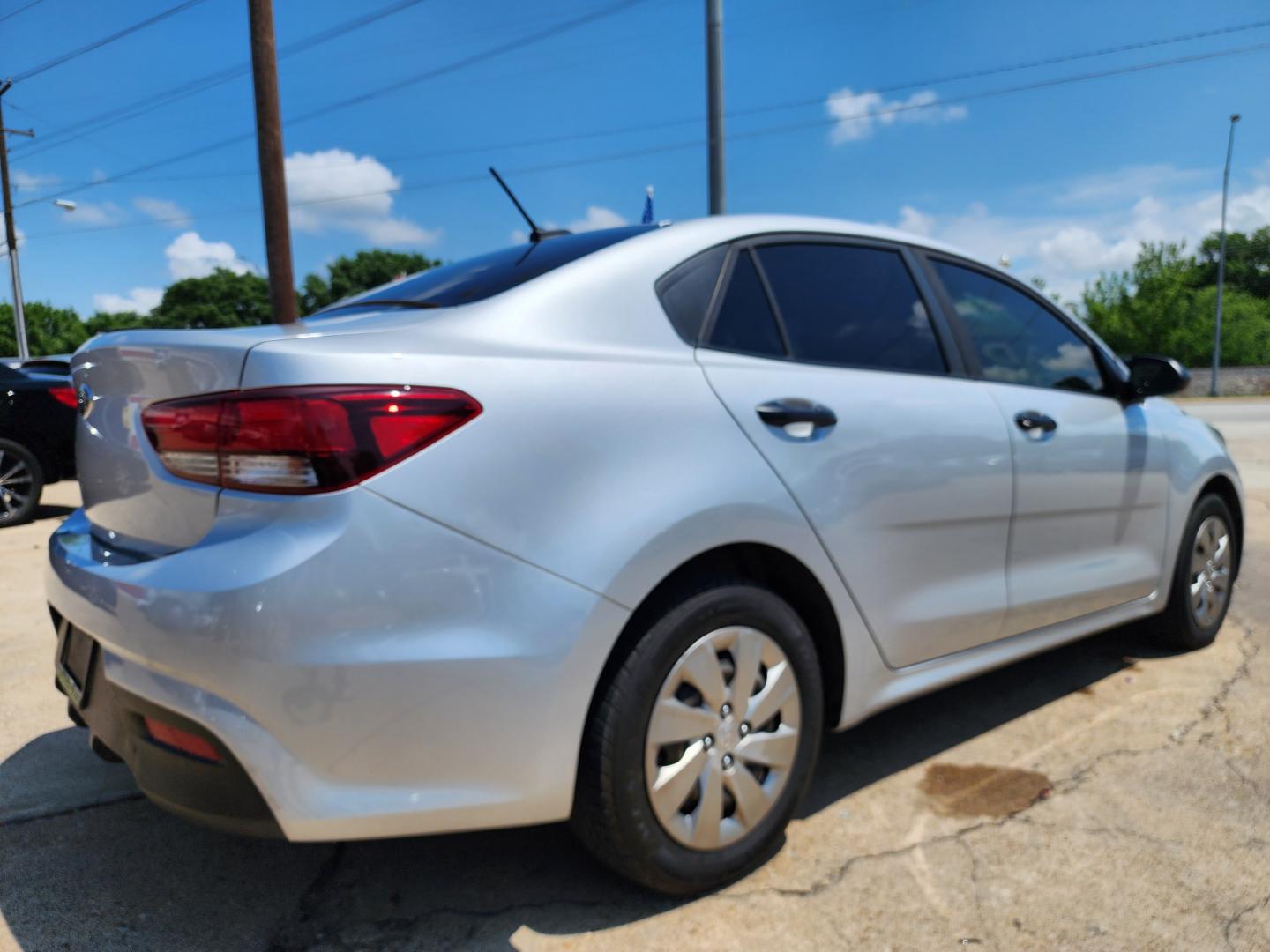 2018 SILVER Kia Rio LX (3KPA24ABXJE) with an 1.6L L4 DOHC 16V engine, 6A transmission, located at 2660 S.Garland Avenue, Garland, TX, 75041, (469) 298-3118, 32.885551, -96.655602 - Welcome to DallasAutos4Less, one of the Premier BUY HERE PAY HERE Dealers in the North Dallas Area. We specialize in financing to people with NO CREDIT or BAD CREDIT. We need proof of income, proof of residence, and a ID. Come buy your new car from us today!! This is a Very clean 2018 KIA RIO LX - Photo#3